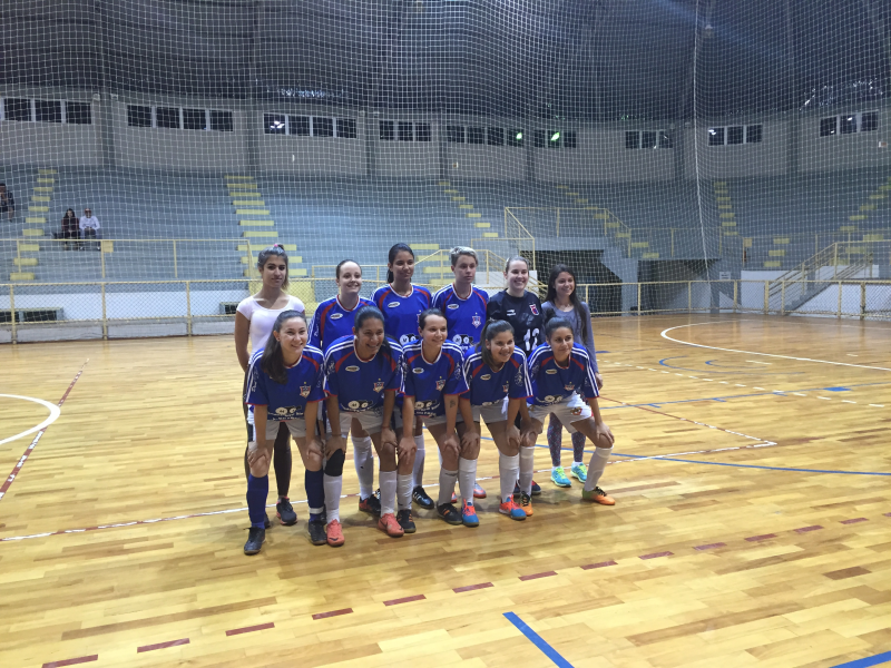 Kangibrina leva mais uma vez o título